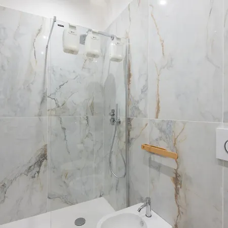 Cattaneo Monti Delizioso E Nuovissimo ローマ